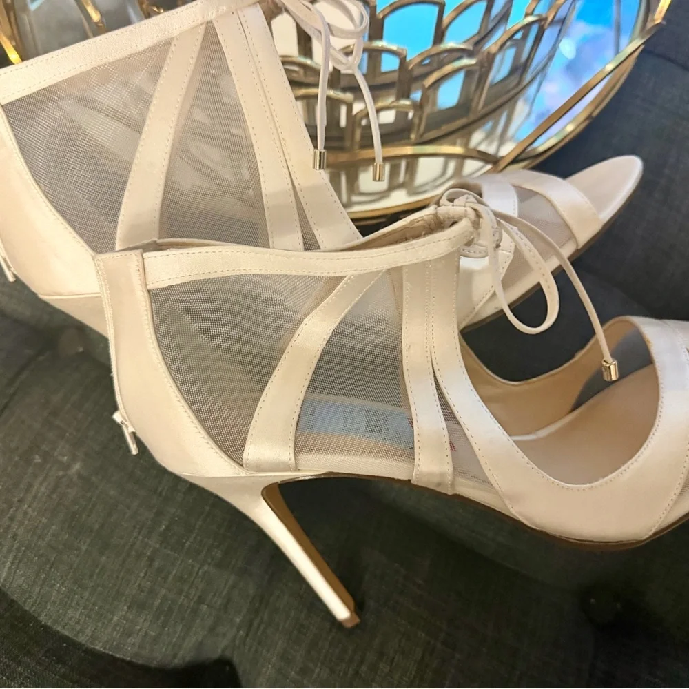 Elegant White Strappy Heels Nina Darissa size 11 - Picture 8 of 10